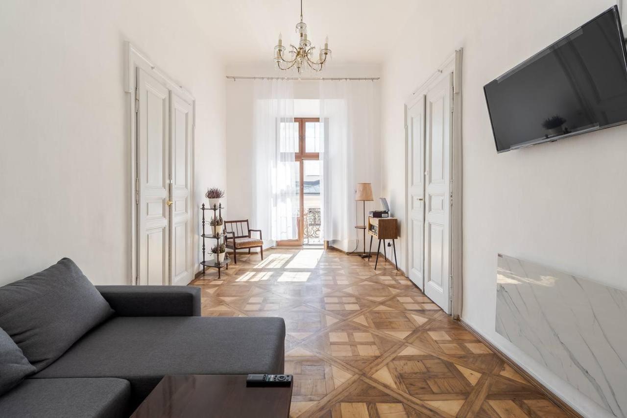 Апартаменти На Площі Ринок 12 Lviv Exterior photo